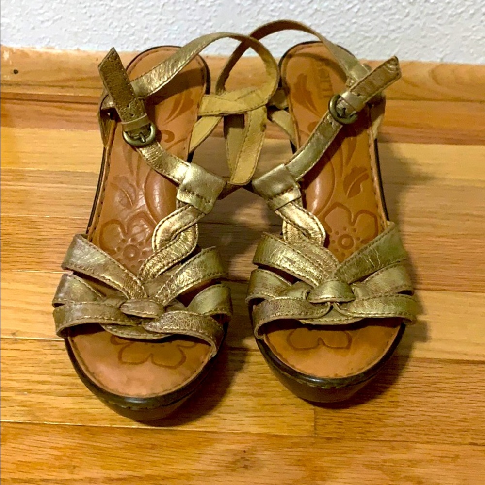Gold Leather Born Pumps size 9